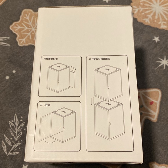 Single Acrylic Display Box - Picture 2 of 2